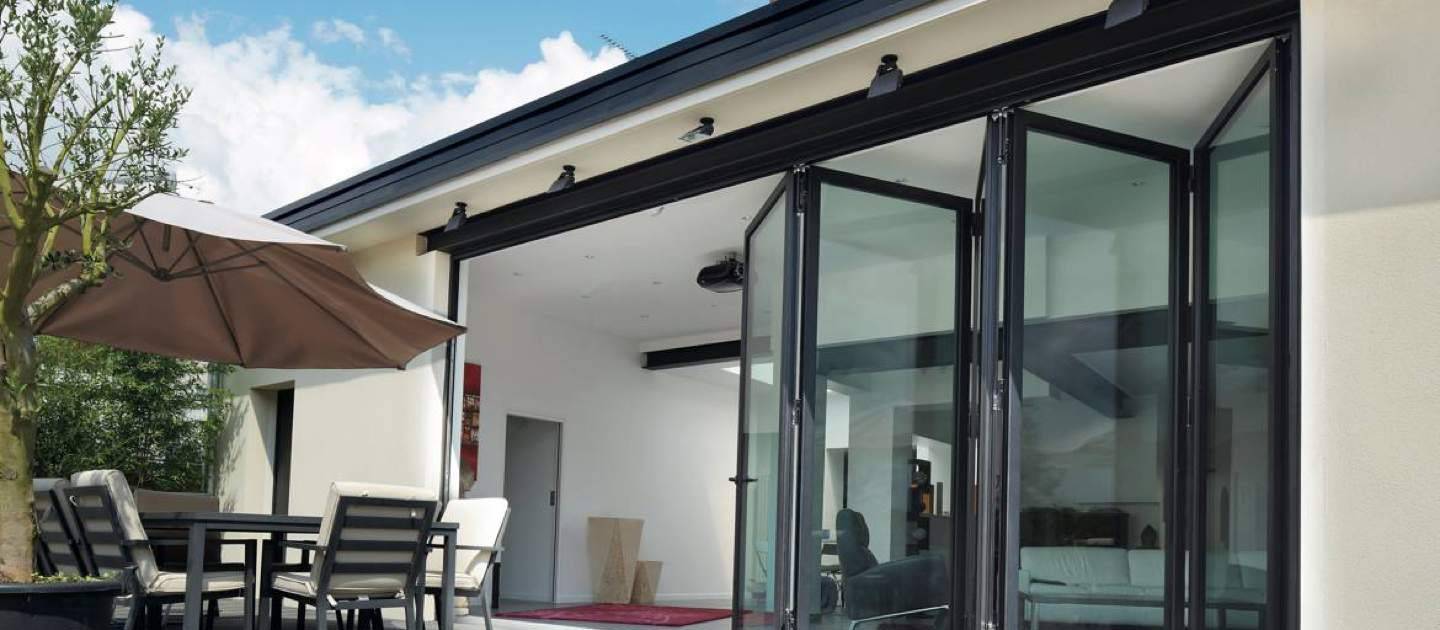 bifold-doors-1440-1440x630